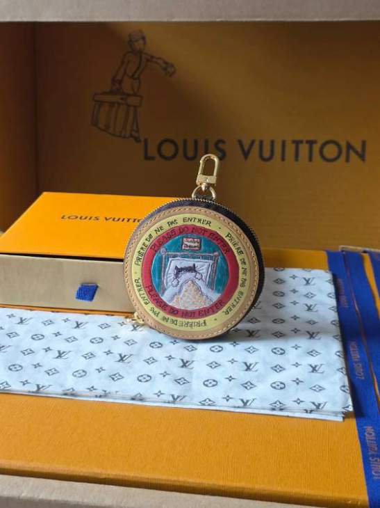 Picture of Louis Vuitton Wallets _SKUfw221243934fw